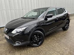 Black Used 2016 Nissan Qashqai N-Connecta SUV | £7,000 (Fair price)