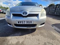 Silver Used 2007 Toyota Corolla Verso T3 MPV | £1,350 (Super price)