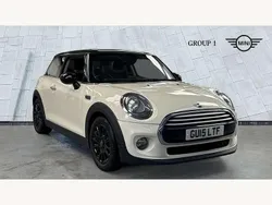 White Used 2015 Mini Cooper Hatch Hatchback | £8,250 (Fair price)