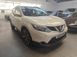White Used 2016 Nissan Qashqai S SUV | £10,490 (Fair price)