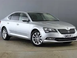 Brilliant silver Used 2019 Skoda Superb SE Hatchback | £14,995 (Fair price)