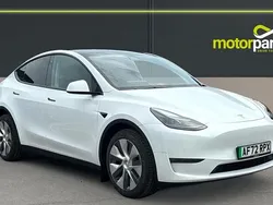 White Used 2022 Tesla Model Y Long Range SUV | £23,500 (Fair price)
