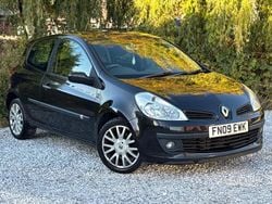 Black Used 2009 Renault Clio II Dynamique Hatchback | £795 (Fair price)