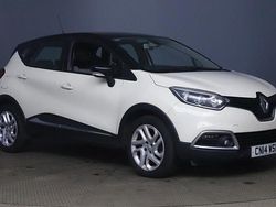 Cream/black Used 2014 Renault Captur Dynamique SUV | £3,995 (Fair price)