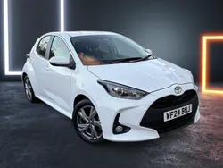 White Used 2024 Toyota Yaris Hybrid Hatchback | £16,790 (Good price)