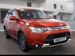 Red Used 2015 Mitsubishi Outlander SUV | £8,995 (Fair price)