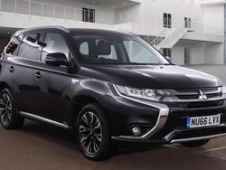 Black Used 2016 Mitsubishi Outlander P-HEV Estate | £10,495 (Fair price)