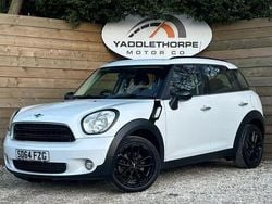 White Used 2014 Mini Cooper D Countryman Business SUV | £5,995 (Fair price)