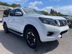 White Used 2020 Nissan Navara Tekna Pickup | £16,450 (Fair price)