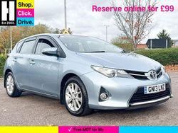 Blue Used 2013 Toyota Auris Hatchback | £4,425 (Fair price)