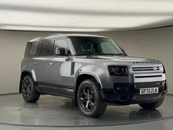 Used 2025 Land Rover Defender SE Dynamic SUV | £52,000 (Super price)