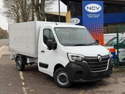 New 2025 Renault Master Business Estate | £31,990