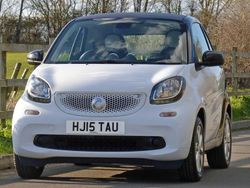 Glacier white black Used 2015 Smart ForTwo Coupé Passion Coupe | £7,995 (A bit pricey)