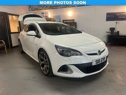 White Used 2015 Vauxhall Astra GTC S Coupe | £9,290 (Fair price)