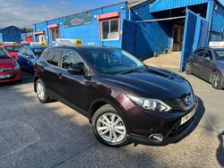 Black Used 2014 Nissan Qashqai Acenta Premium SUV | £3,995 (Fair price)
