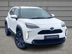 White Used 2023 Toyota Yaris Hybrid Design Hatchback | £21,993 (Expensive)