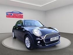 Black Used 2015 Mini Cooper Hatch Hatchback | £6,590 (Fair price)