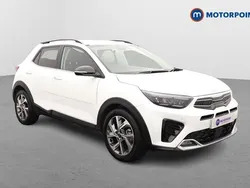White New 2025 Kia Stonic 4 SUV | £20,399 (Fair price)
