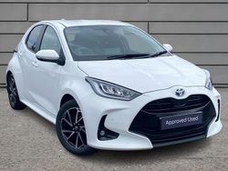 Pure white Used 2022 Toyota Yaris Hybrid Design Hatchback | £17,995 (Fair price)