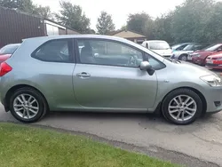 Silver Used 2009 Toyota Auris Hatchback | £1,895 (Fair price)