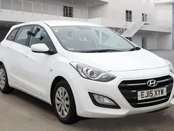 White Used 2015 Hyundai i30 Estate | £2,499