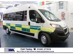 White Used 2019 Peugeot Boxer Van | £10,320