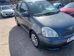 Blue Used 2005 Toyota Yaris Hatchback | £995 (Fair price)