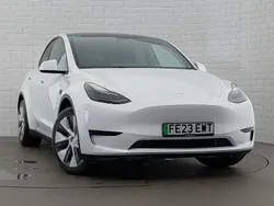 White Used 2023 Tesla Model Y RWD SUV | £25,998 (Fair price)