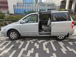 Silver Used 2007 Kia Sedona 2 MPV | £2,550 (A bit pricey)