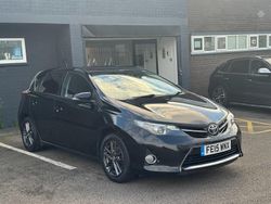 Black Used 2015 Toyota Auris Plus Hatchback | £5,295 (Fair price)