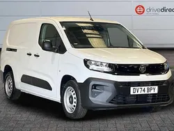 White New 2024 Vauxhall Combo S MPV | £15,830 (Good price)