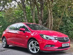 Red Used 2016 Vauxhall Astra SRi Hatchback | £4,395 (Fair price)