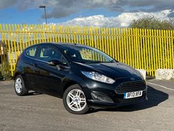 Black Used 2013 Ford Fiesta Zetec Hatchback | £4,290 (Fair price)