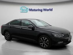 Black Used 2022 VW Passat SEL Sedan | £17,400 (Fair price)