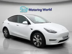 White Used 2022 Tesla Model Y Long Range AWD SUV | £25,500 (Expensive)