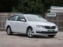 Moon white metallic Used 2018 Skoda Octavia SE Estate | £9,495 (Fair price)