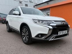 White Used 2020 Mitsubishi Outlander SUV | £17,600 (Fair price)