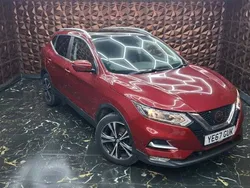 Red Used 2017 Nissan Qashqai N-Connecta SUV | £9,399 (Fair price)