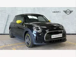Black Used 2022 Mini Cooper S Level 2 Hatchback | £14,450 (Fair price)