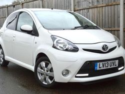 White Used 2013 Toyota Aygo Hatchback | £4,149 (Fair price)