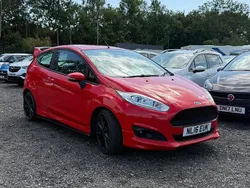 Red Used 2016 Ford Fiesta Zetec Hatchback | £5,425 (Fair price)
