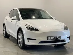 White Used 2023 Tesla Model Y RWD SUV | £24,299 (Fair price)