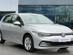 Reflex silver metallic Used 2020 VW Golf VII Life Hatchback | £16,707 (Fair price)