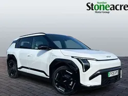 White New 2025 Kia EV3 GT-Line S SUV | £41,495 (Fair price)