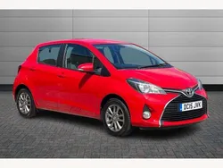 Red Used 2015 Toyota Yaris Hatchback | £5,990 (Fair price)