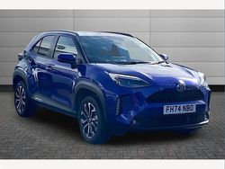 Juniper blue Used 2025 Toyota Yaris Cross Design SUV | £23,901 (Fair price)