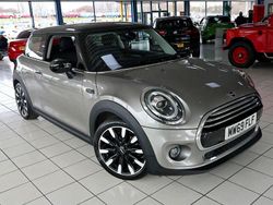 Melting silver Used 2019 Mini Cooper Exclusive Hatchback | £15,289 (Fair price)