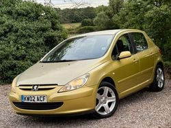 Yellow Used 2002 Peugeot 307 Hatchback | £1,750 (Good price)