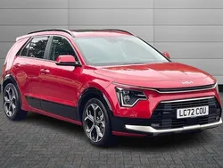 Runway red Used 2022 Kia Niro 2 SUV | £25,250 (Expensive)