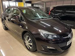 Brown Used 2013 Vauxhall Astra Estate | £2,990 (Good price)
